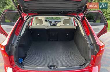 Внедорожник / Кроссовер Volvo XC60 2022 в 