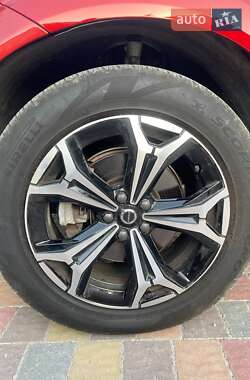 Внедорожник / Кроссовер Volvo XC60 2022 в 