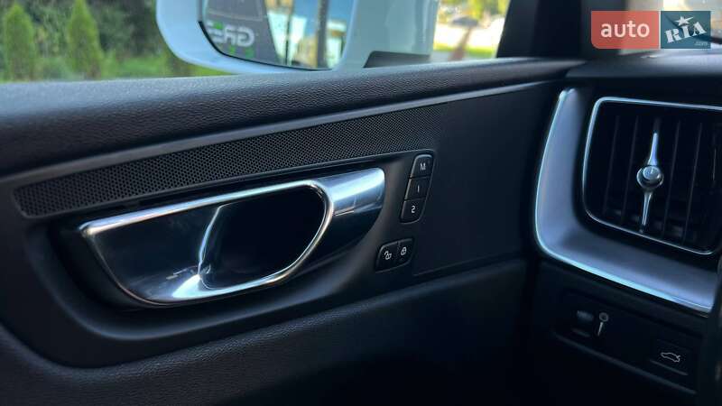 Внедорожник / Кроссовер Volvo XC60 2020 в Львове фото 25 Внедорожник / Кроссовер Volvo XC60 2020 в Львове