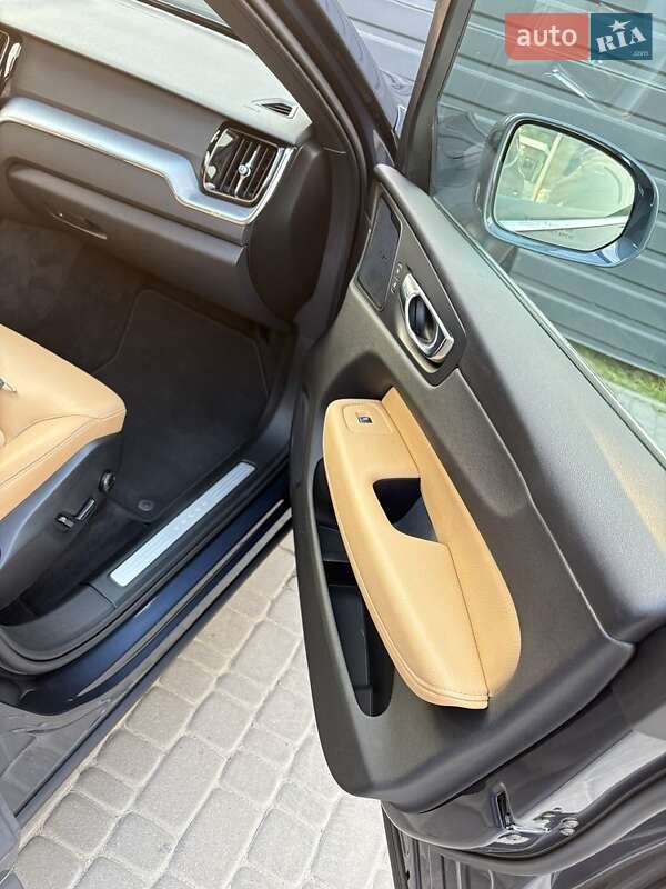 Внедорожник / Кроссовер Volvo XC60 2019 в Ирпене