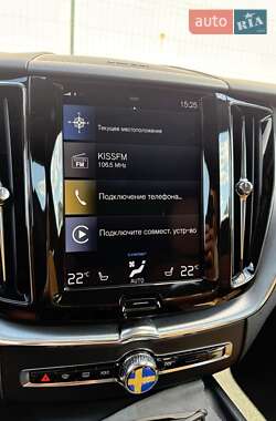 Внедорожник / Кроссовер Volvo XC60 2019 в 