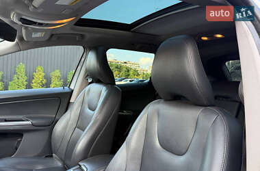 Внедорожник / Кроссовер Volvo XC60 2015 в 