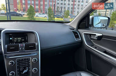 Внедорожник / Кроссовер Volvo XC60 2015 в 