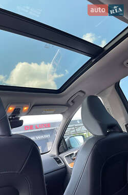 Внедорожник / Кроссовер Volvo XC60 2015 в 