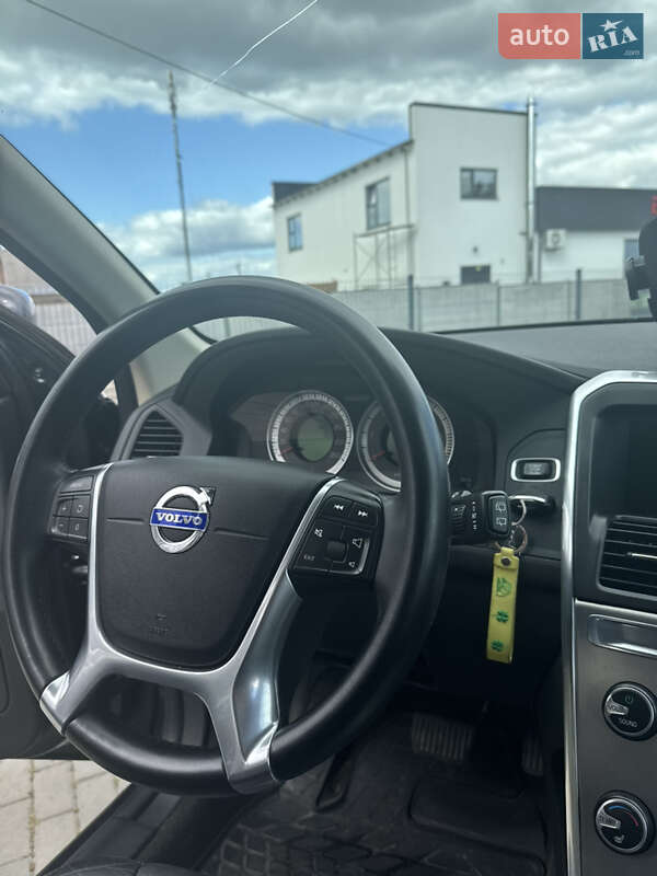 Внедорожник / Кроссовер Volvo XC60 2012 в Березному