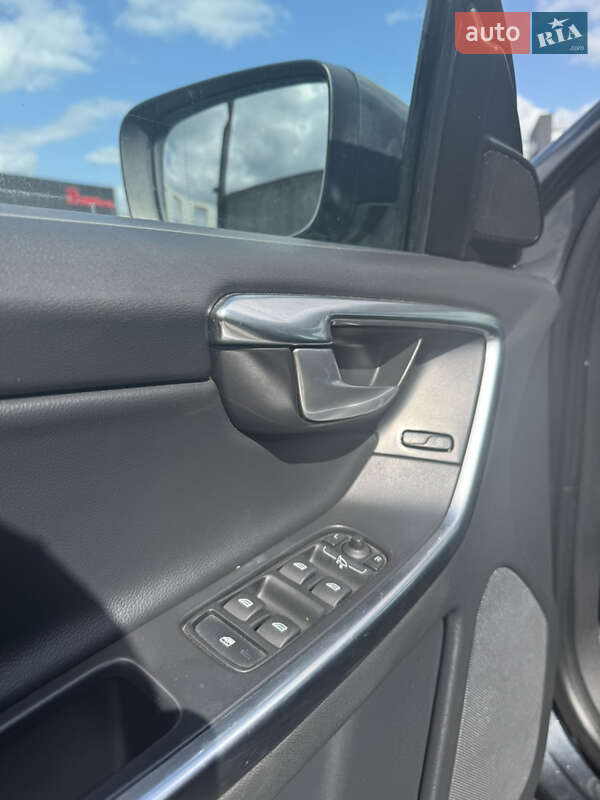 Внедорожник / Кроссовер Volvo XC60 2012 в Березному