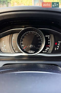 Внедорожник / Кроссовер Volvo XC60 2016 в 