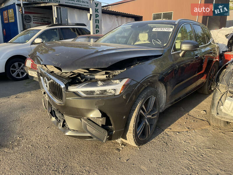 Внедорожник / Кроссовер Volvo XC60 2018 в 