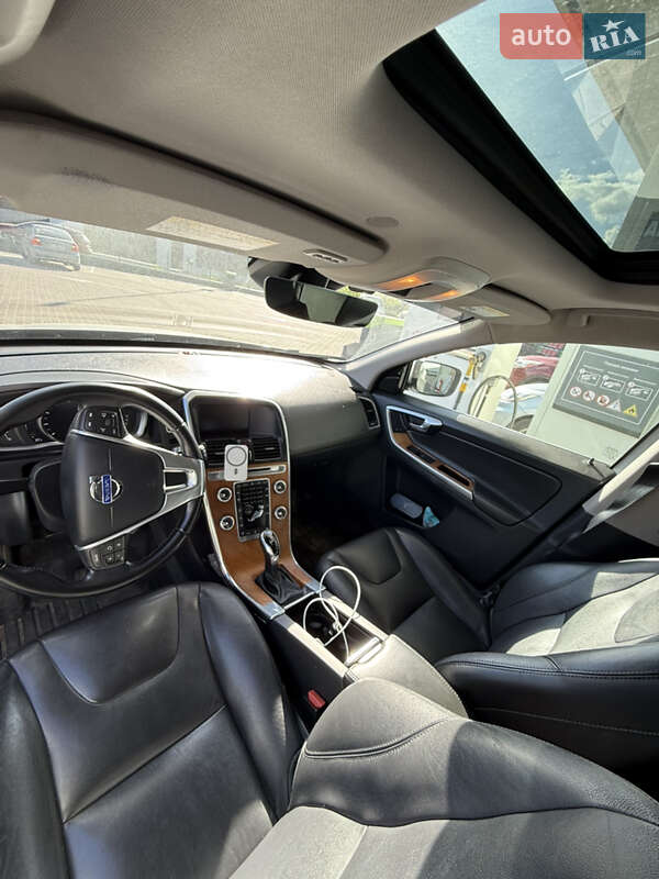 Внедорожник / Кроссовер Volvo XC60 2016 в Львове фото 6 Внедорожник / Кроссовер Volvo XC60 2016 в Львове