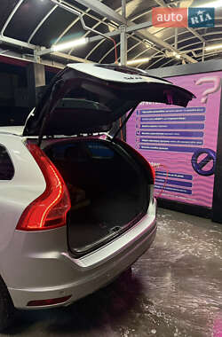 Внедорожник / Кроссовер Volvo XC60 2016 в 