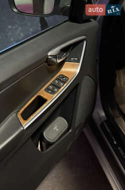 Внедорожник / Кроссовер Volvo XC60 2016 в 