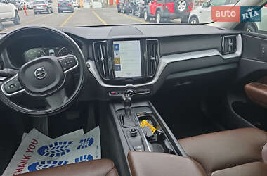 Внедорожник / Кроссовер Volvo XC60 2018 в 