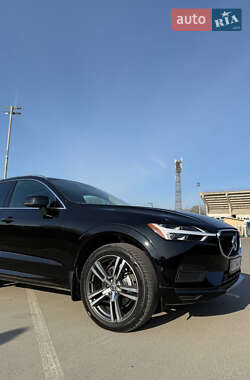 Внедорожник / Кроссовер Volvo XC60 2018 в 