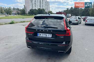 Внедорожник / Кроссовер Volvo XC60 2018 в 