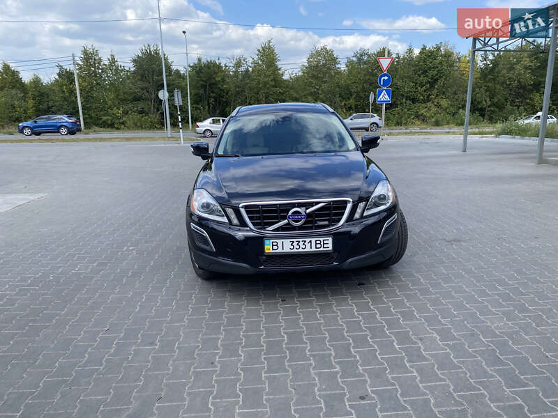 Внедорожник / Кроссовер Volvo XC60 2010 в Полтаве