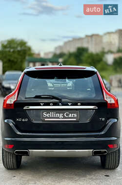 Внедорожник / Кроссовер Volvo XC60 2017 в 
