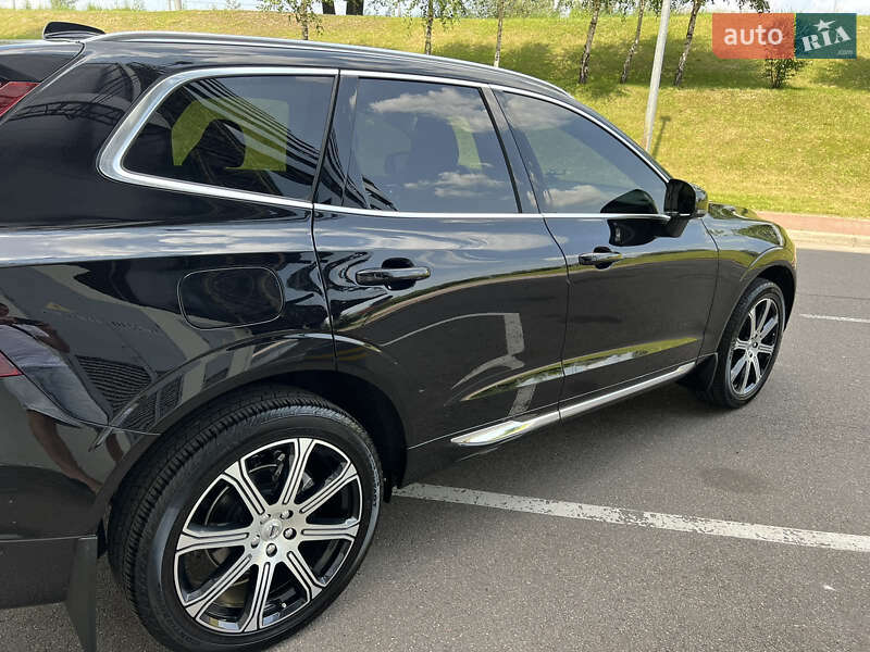 Внедорожник / Кроссовер Volvo XC60 2021 в Киеве