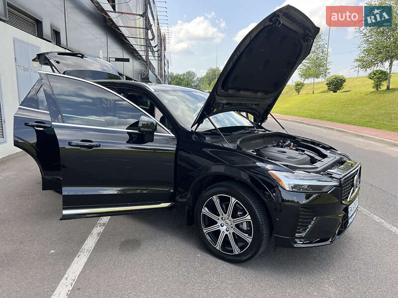 Внедорожник / Кроссовер Volvo XC60 2021 в Киеве