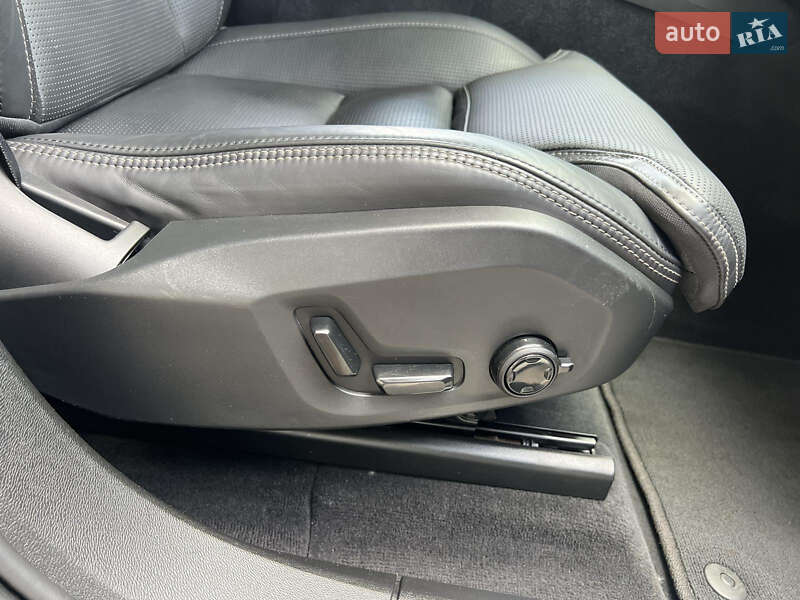 Внедорожник / Кроссовер Volvo XC60 2021 в Киеве