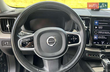 Внедорожник / Кроссовер Volvo XC60 2021 в 
