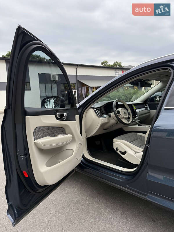 Внедорожник / Кроссовер Volvo XC60 2020 в Луцке