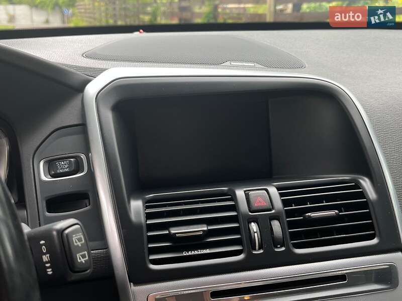 Внедорожник / Кроссовер Volvo XC60 2016 в Киеве