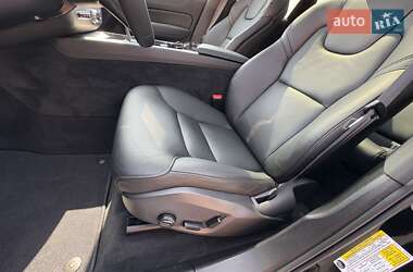 Внедорожник / Кроссовер Volvo XC60 2023 в 