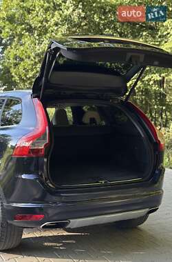Внедорожник / Кроссовер Volvo XC60 2015 в 