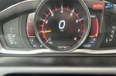 Внедорожник / Кроссовер Volvo XC60 2015 в 