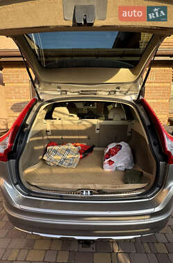 Внедорожник / Кроссовер Volvo XC60 2014 в 