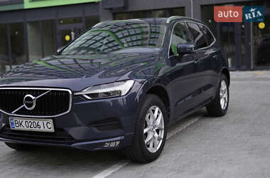 Внедорожник / Кроссовер Volvo XC60 2017 в 