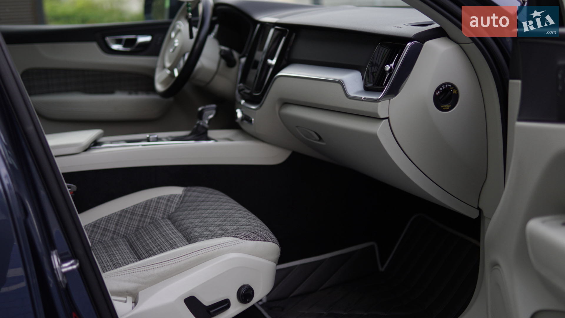 2017 Volvo XC60 - мініатюра 25
