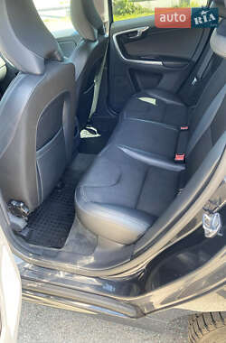 Внедорожник / Кроссовер Volvo XC60 2014 в 