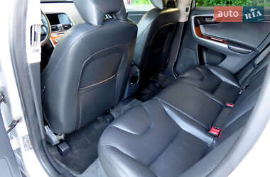 Внедорожник / Кроссовер Volvo XC60 2017 в 