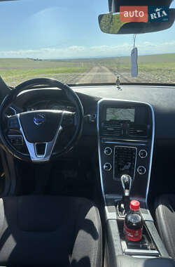 Внедорожник / Кроссовер Volvo XC60 2015 в 