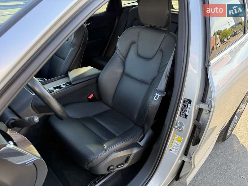 Внедорожник / Кроссовер Volvo XC60 2021 в Киеве фото 10 Внедорожник / Кроссовер Volvo XC60 2021 в Киеве