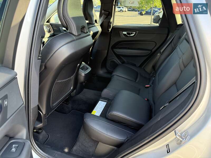 Внедорожник / Кроссовер Volvo XC60 2021 в Киеве фото 16 Внедорожник / Кроссовер Volvo XC60 2021 в Киеве