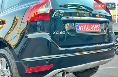 Внедорожник / Кроссовер Volvo XC60 2016 в 