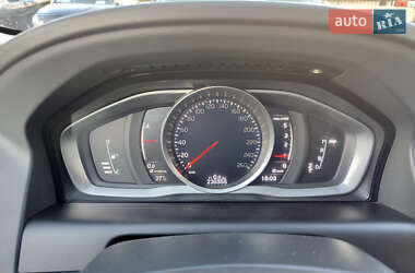 Внедорожник / Кроссовер Volvo XC60 2016 в 