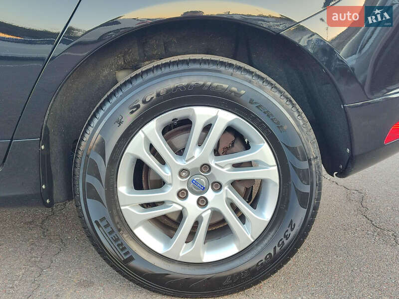 Внедорожник / Кроссовер Volvo XC60 2016 в Киеве