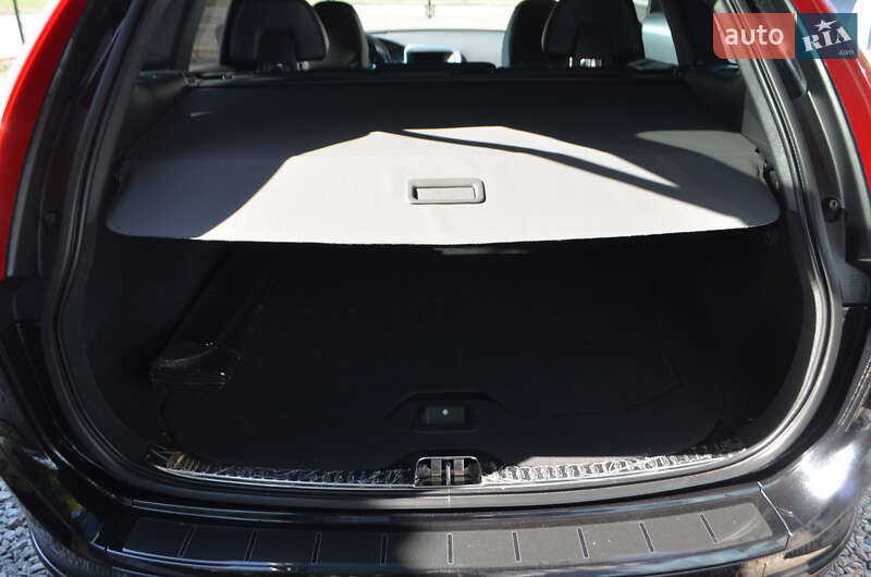 Внедорожник / Кроссовер Volvo XC60 2017 в Киеве