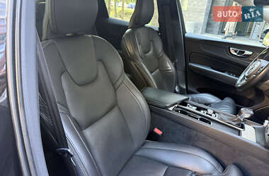 Внедорожник / Кроссовер Volvo XC60 2021 в 