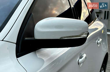 Внедорожник / Кроссовер Volvo XC60 2015 в 
