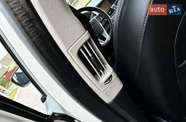 Внедорожник / Кроссовер Volvo XC60 2015 в 