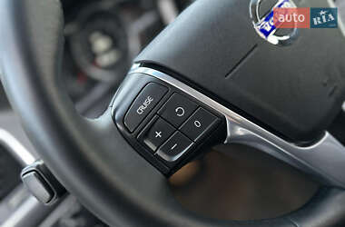 Внедорожник / Кроссовер Volvo XC60 2015 в 
