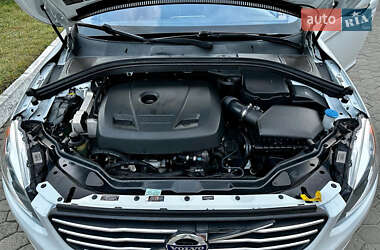 Внедорожник / Кроссовер Volvo XC60 2015 в 