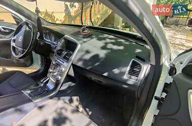 Внедорожник / Кроссовер Volvo XC60 2015 в 