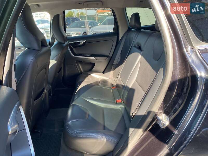 Внедорожник / Кроссовер Volvo XC60 2015 в Львове фото 20 Внедорожник / Кроссовер Volvo XC60 2015 в Львове