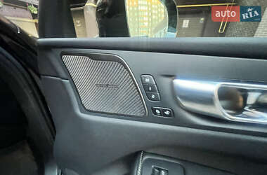 Внедорожник / Кроссовер Volvo XC60 2024 в 