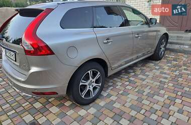 Внедорожник / Кроссовер Volvo XC60 2015 в 